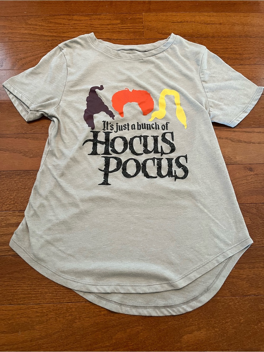 Girls Hocus Pocus Graphic T-Shirt Size Medium